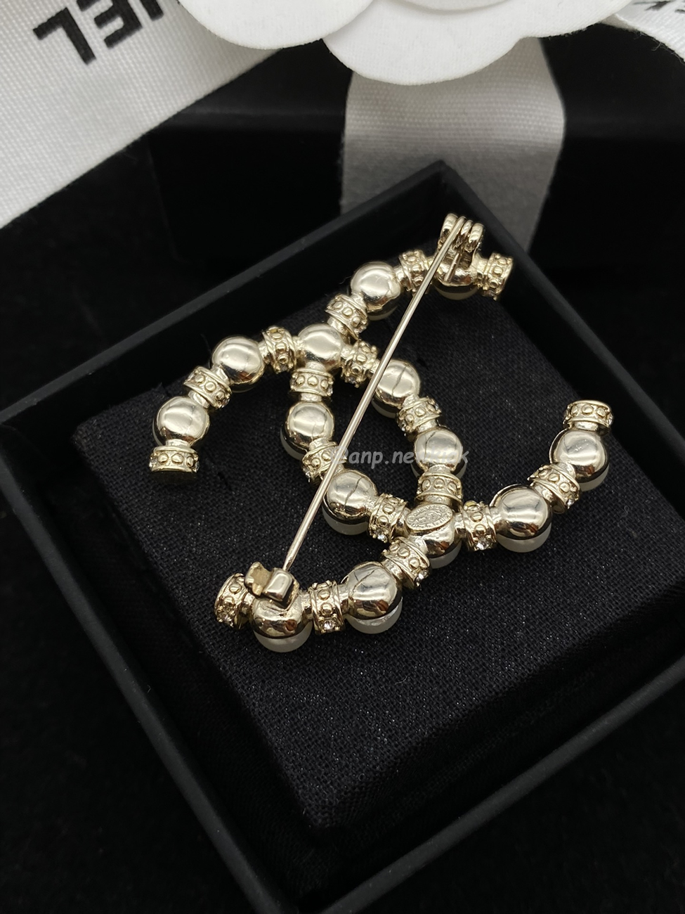 Chanel Glass Pearl Cc Gold Brooch (6) - www.newkick.vip